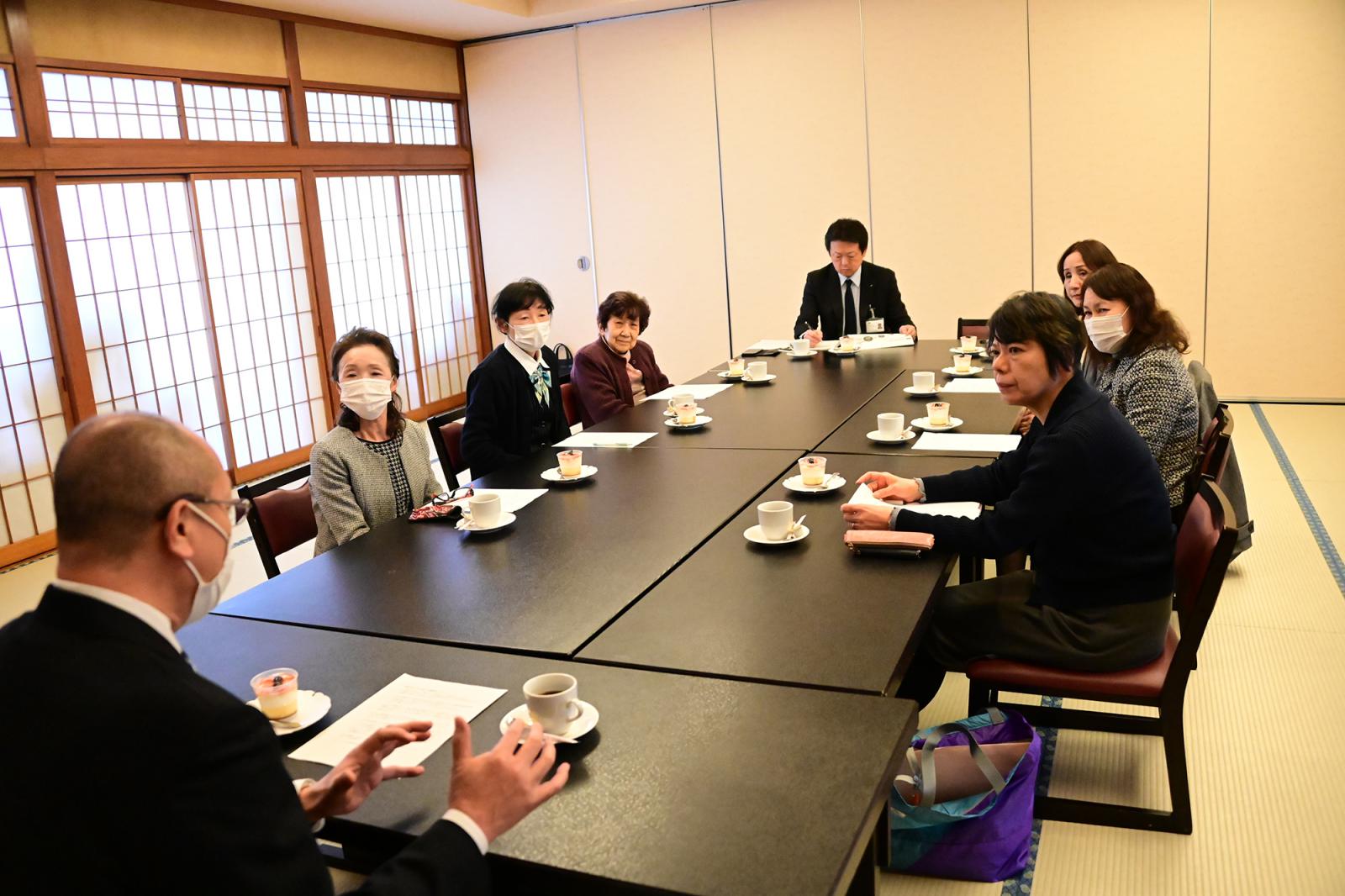 おかめ会との婚打開の様子