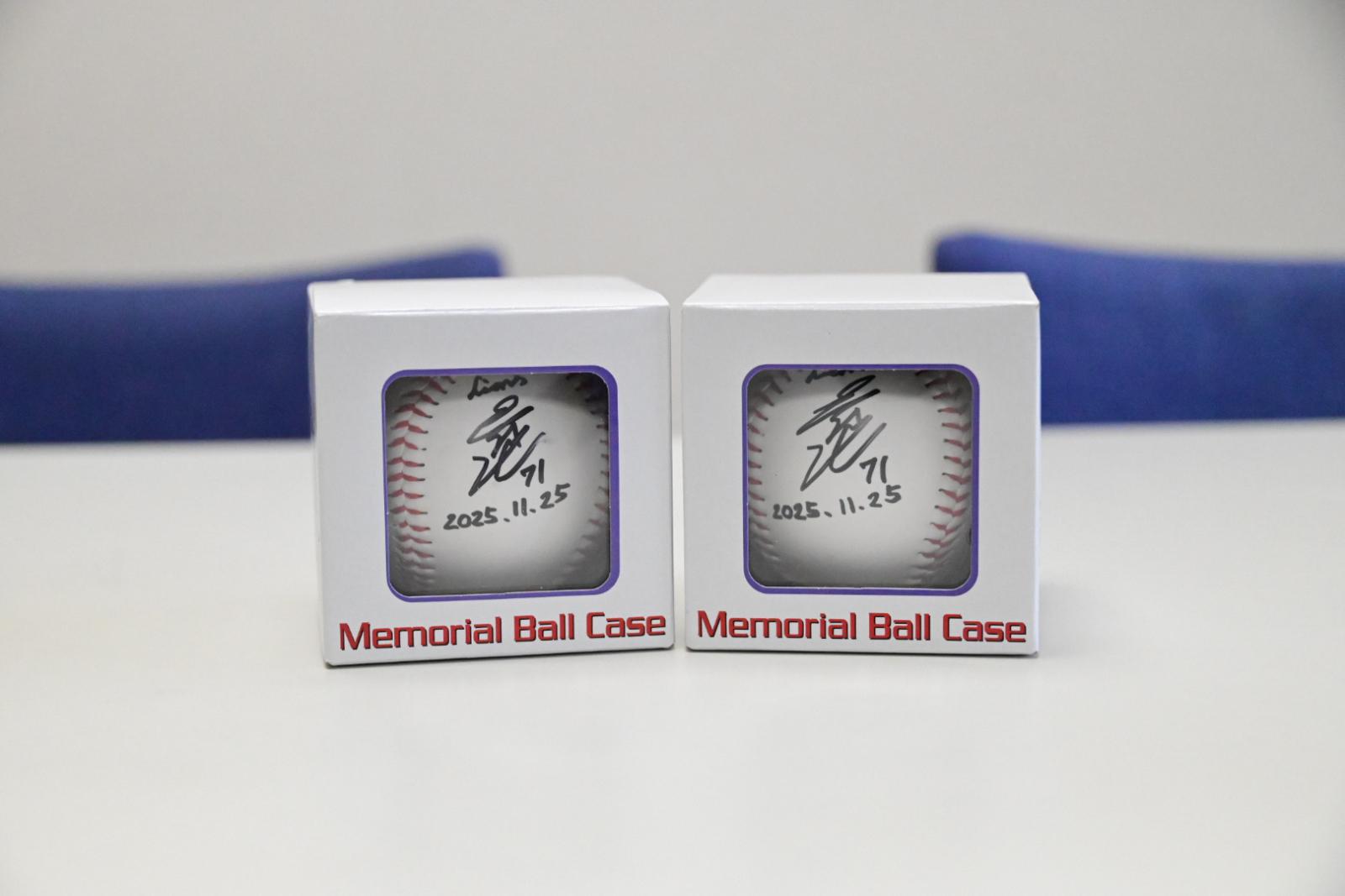 菅井選手サインポール