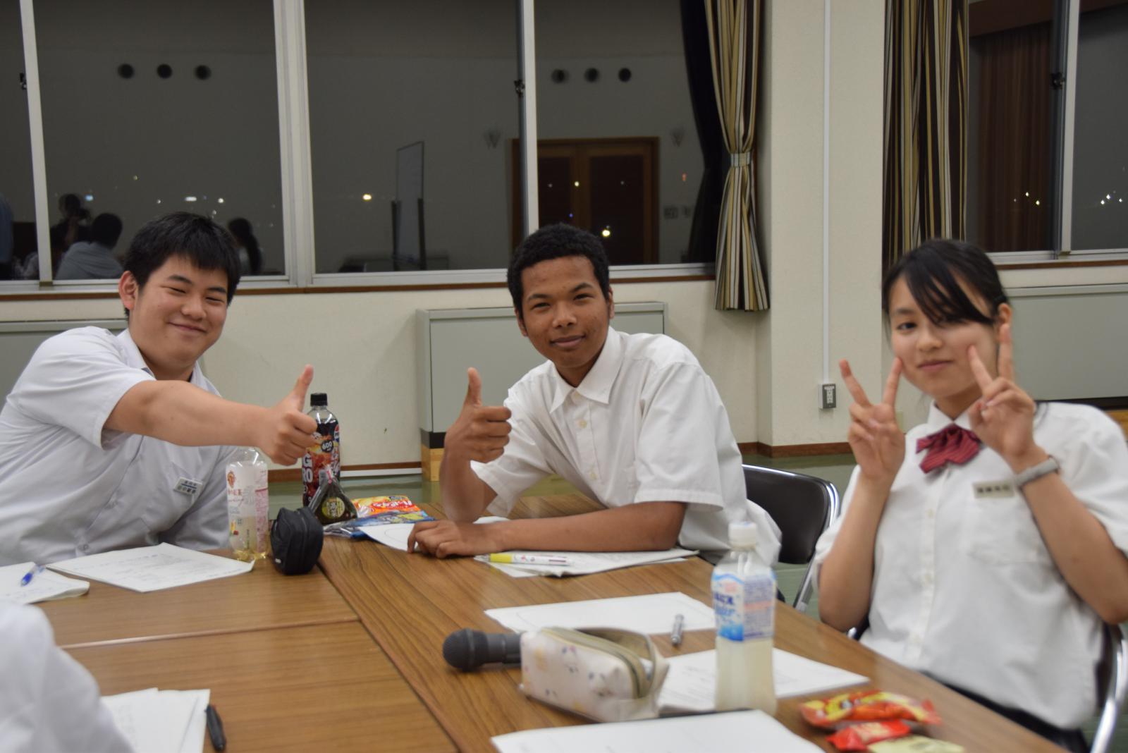 南陽みらい議会全員協議会の様子