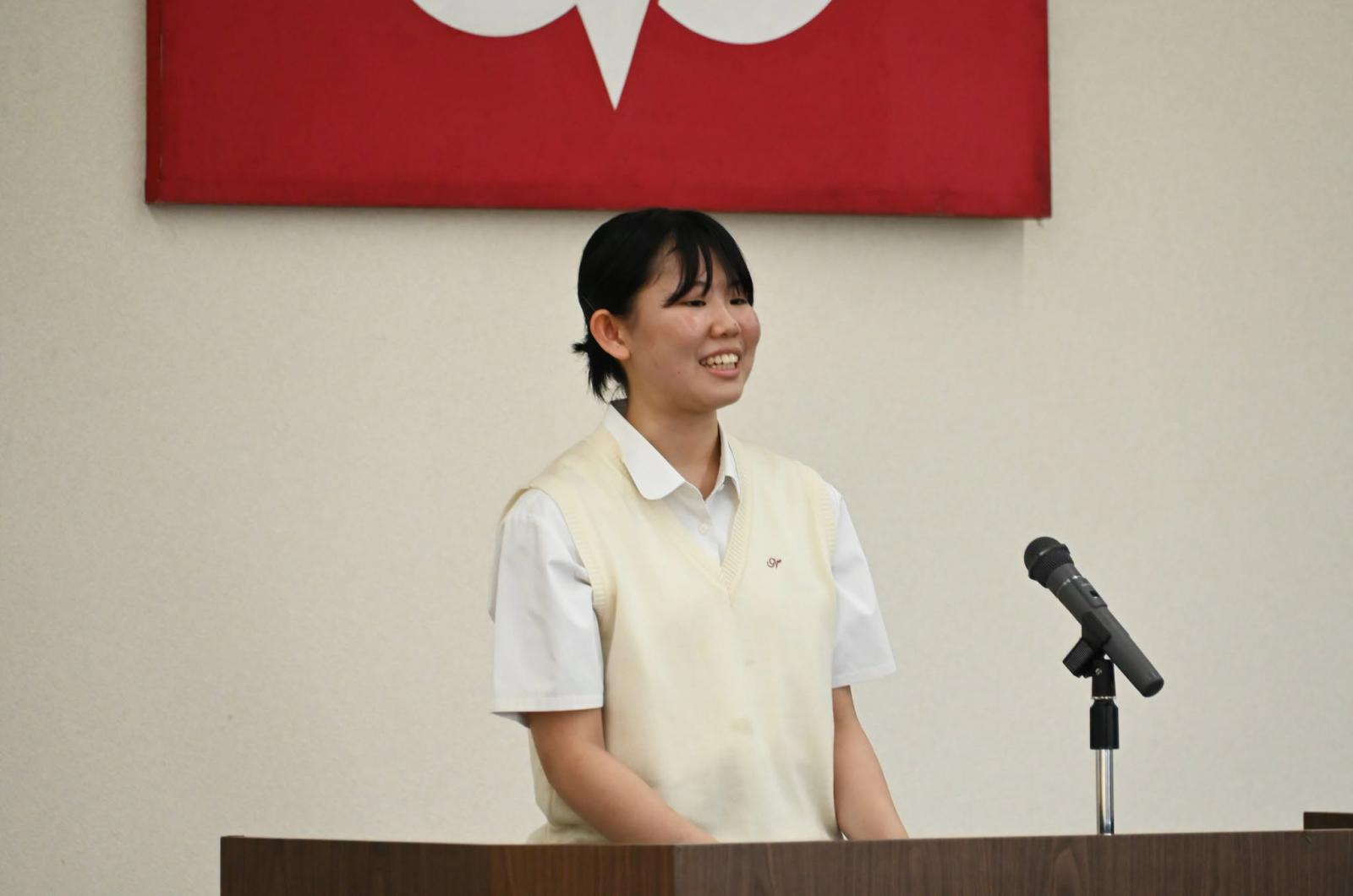 あいさつをする山口みらい市長