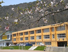 南陽市立中川小学校